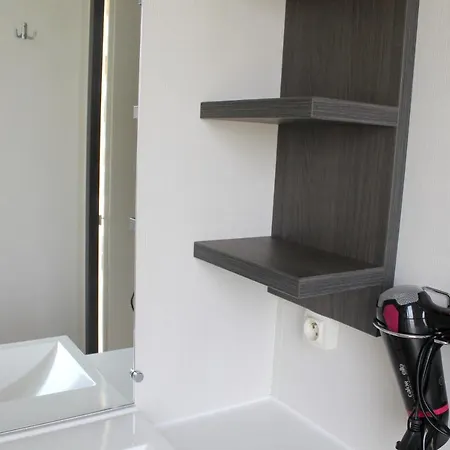 Bungalow With 3 Bedrooms In With Shared Pool Furnished Garden And Wifi 2 Km From The Beach *